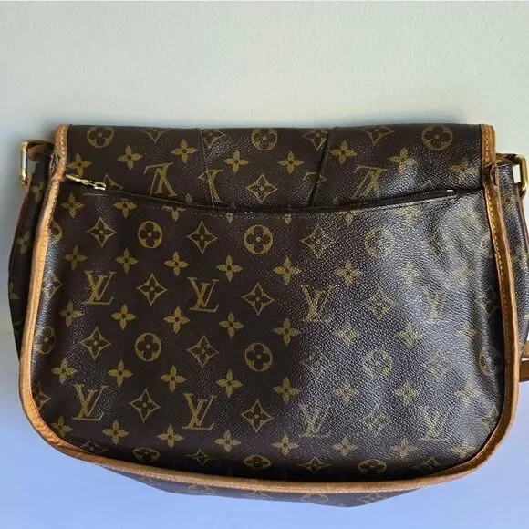 Louis Vuitton Menilmontant MM - Picture 2 of 16